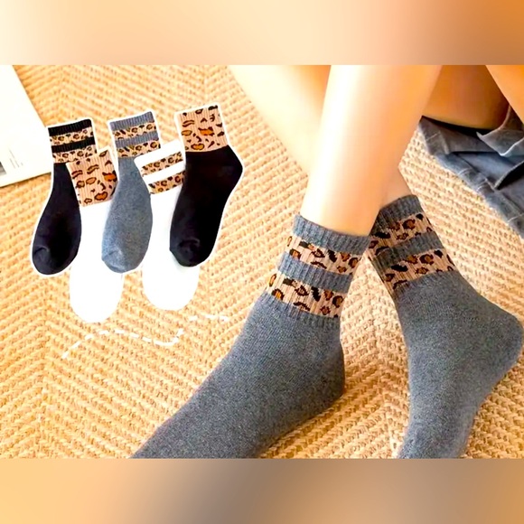 Women’s Crew Socks (6 Pairs) - Picture 2 of 3